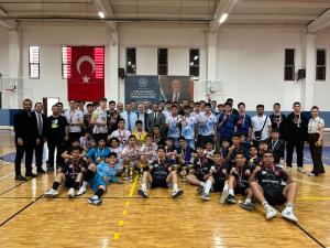 Okul Takımımız Futsal Da  Konya Birincisi Oldu.Emeği Geçen Öğretmenimizi Ve Öğrencilerimizi Tebrik Ediyoruz.