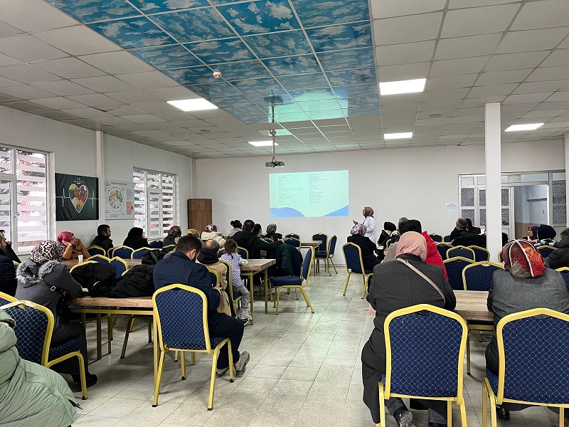 Bursluluk Sınavımızda  Katılım Sağlayan Velilerimize Okul Rehber Öğretmenimiz Rahime Demirbaş Tarafından Seminer Verildi.