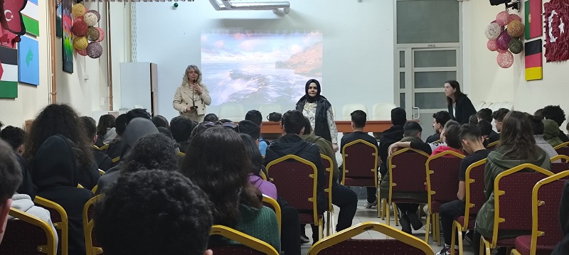 Kaşgarlı Mahmut Ortaokulu'nda Lgs Dönemi Beslenme Semineri Verdik.
